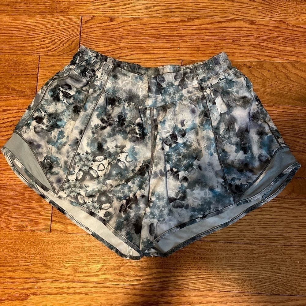 Lululemon hotty hot shorts